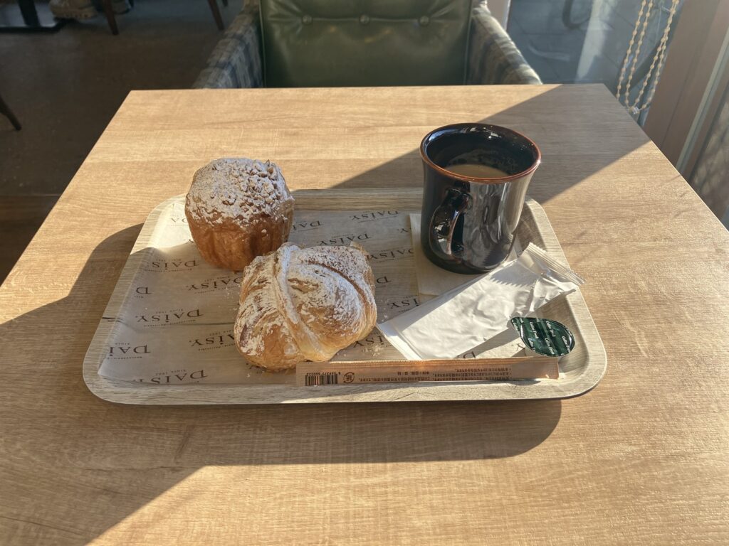 クロワッサンB.C.・もっちりあんこ・ブレンドコーヒー