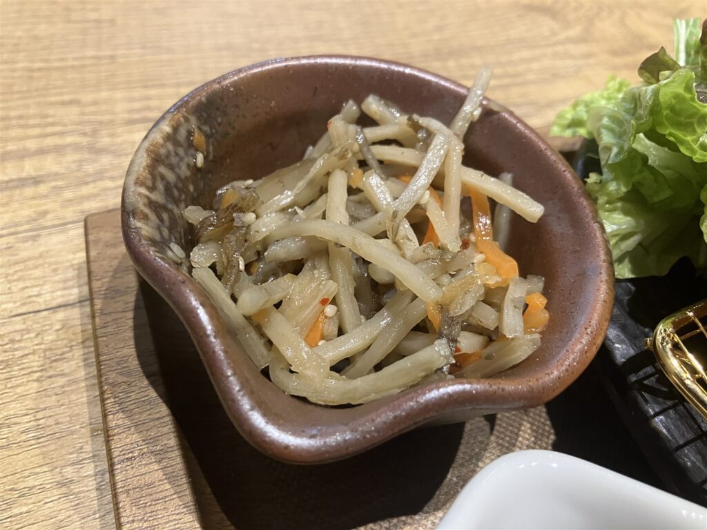 付け合わせのきんぴらごぼう