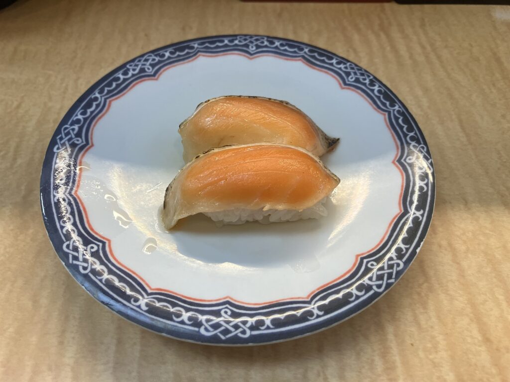 2貫のせられたサーモンの握り