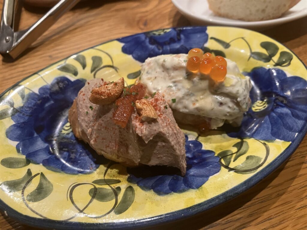 鶏レバーとフォアグラのムースとスモークサーモンとイクラクリームチーズのタルタル