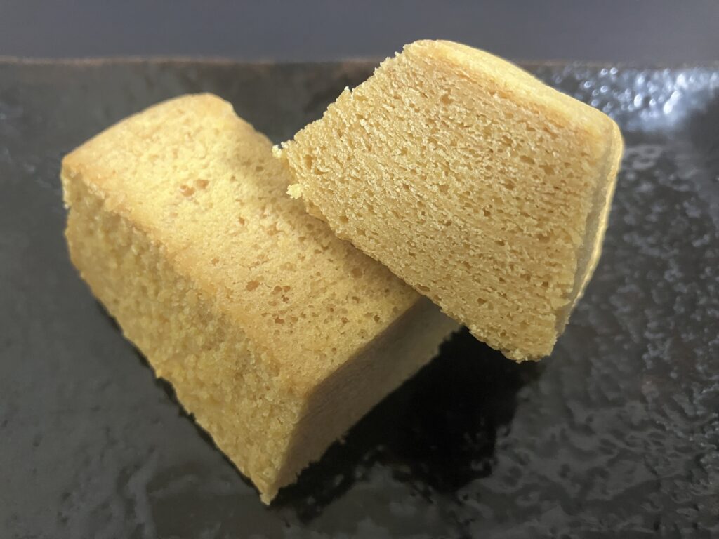 層になったバウム生地の断面