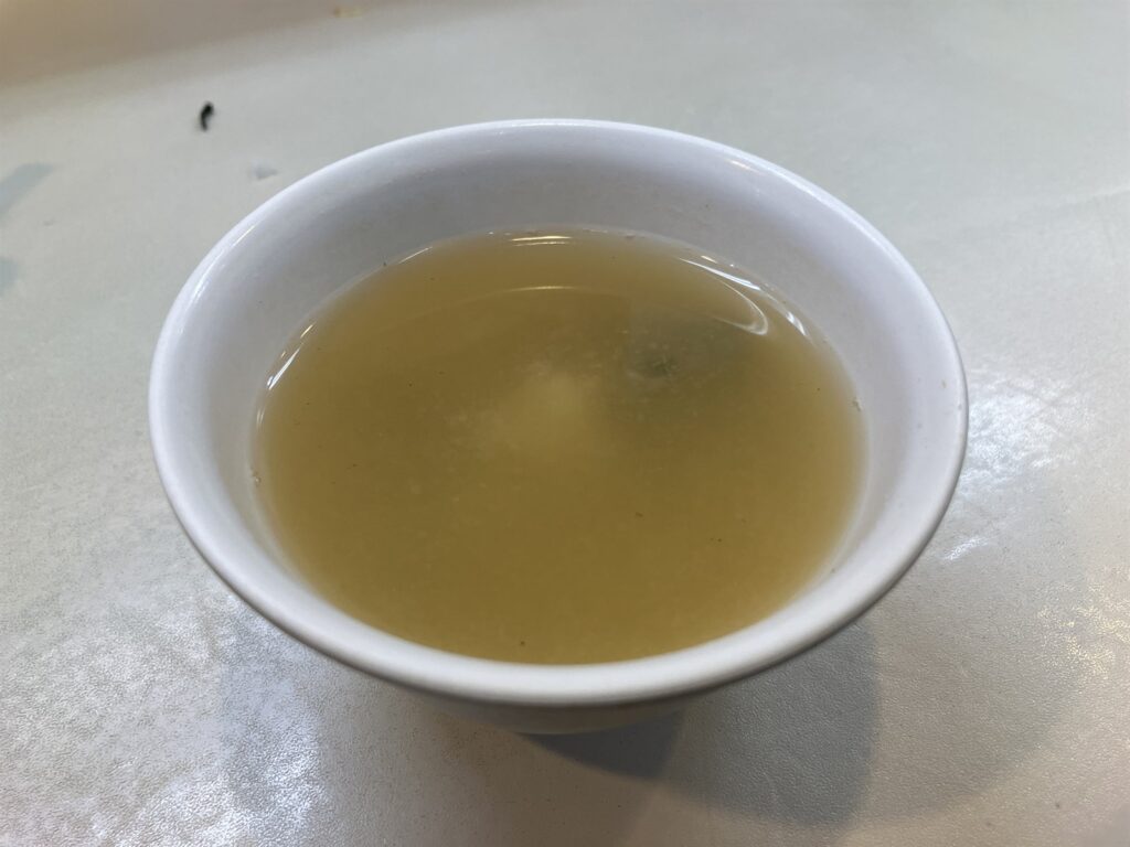 オムライスに付いてくる味噌汁