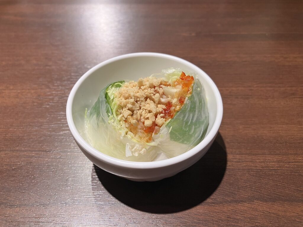 ナッツがのった生春巻き