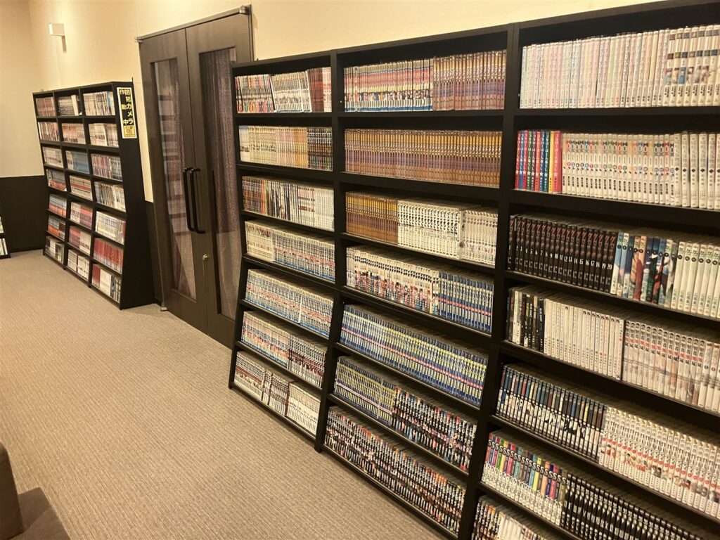 漫画コーナー(4F)