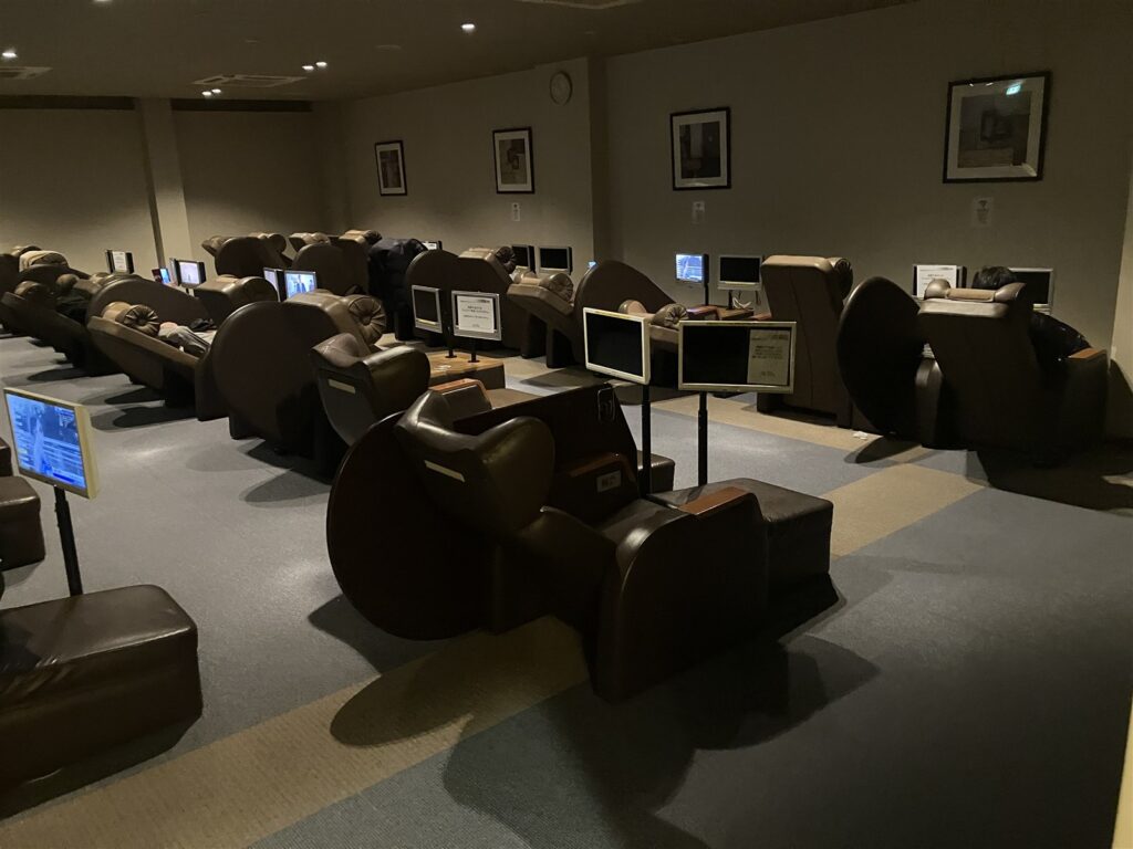 リラックスラウンジ(室内)